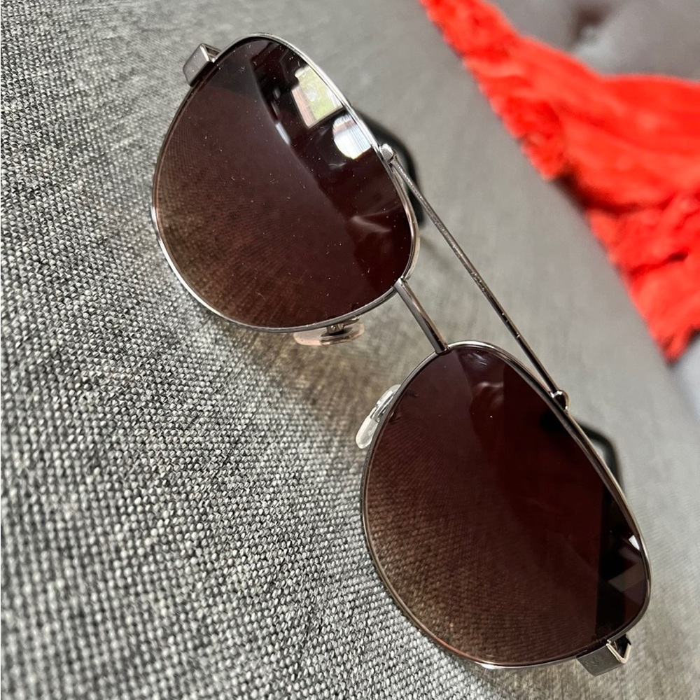 Gucci polarized sun glasses no case